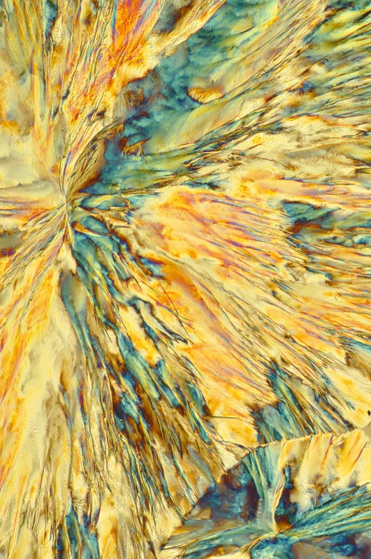 Crystal microscopy of aspirin by Vance Williams.