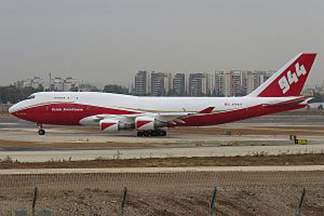 Boeing-747-refills-with-retardant-SoCal_CC